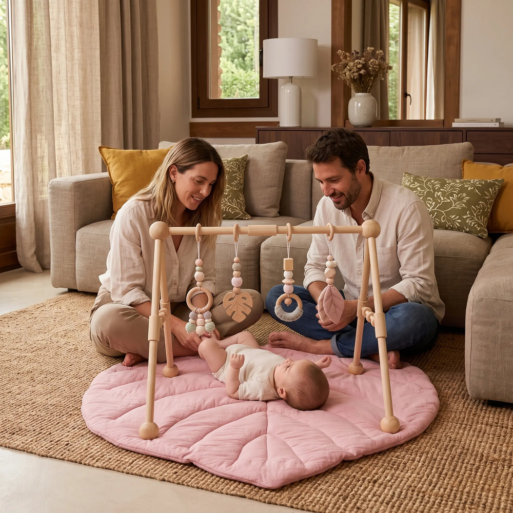 Portique d'éveil en bois pour bébé avec 4 jouets suspendus