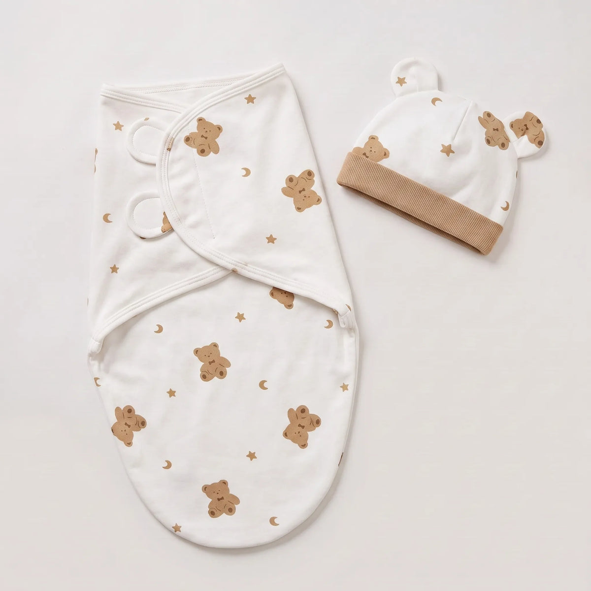 Couverture d'emmaillotage pour bébé - motif ourson et bonnet assorti